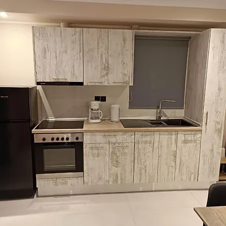 Appartement Newly Renovated Next To The Port Mantouki